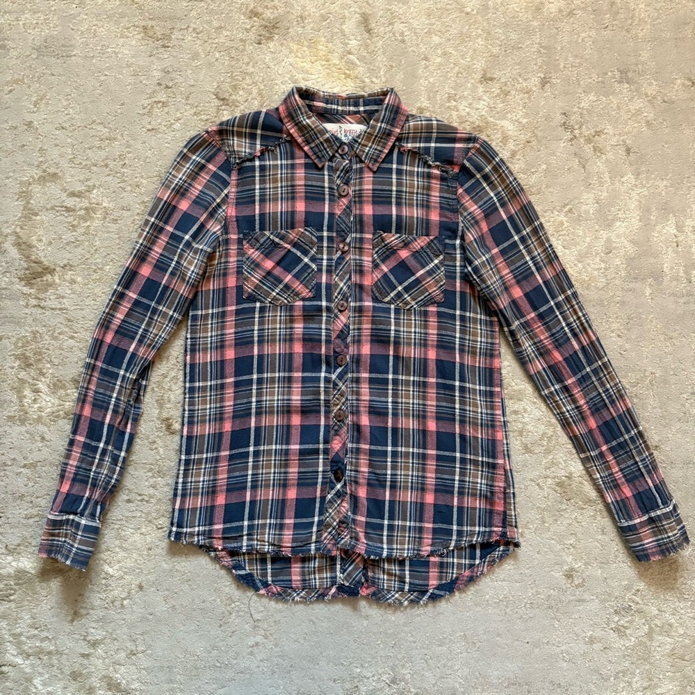 Girl Krazy Women’s Plaid Long Sleeve Button Down Raw Edge Shirt Size Small - Picture 5 of 16